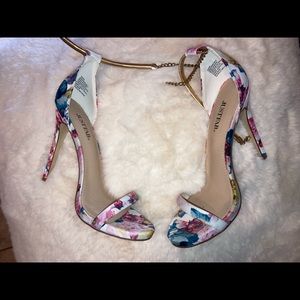 Floral heels never worn